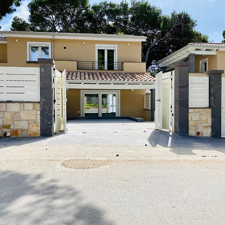 Apartmán Nuova Residenza Dei 7 Pini A Pochi Passi Dal Mare Porto Pino Exteriér fotografie
