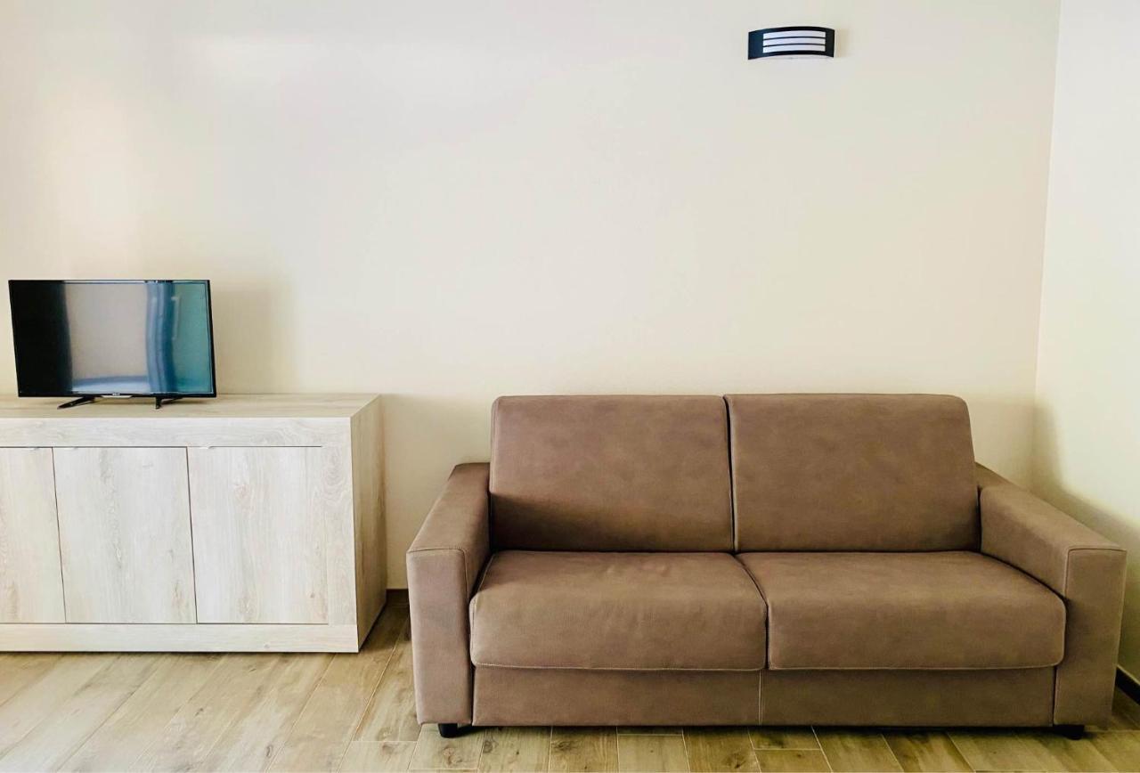 Apartmán Nuova Residenza Dei 7 Pini A Pochi Passi Dal Mare Porto Pino Exteriér fotografie
