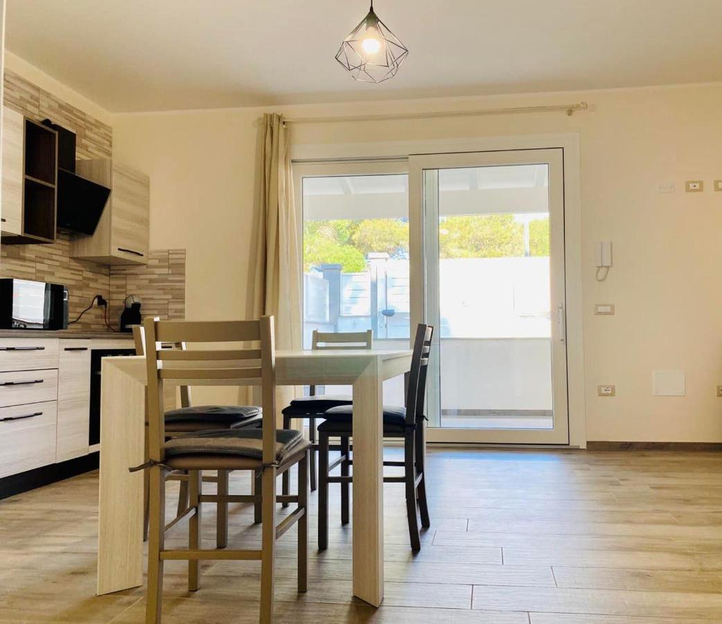 Apartmán Nuova Residenza Dei 7 Pini A Pochi Passi Dal Mare Porto Pino Exteriér fotografie