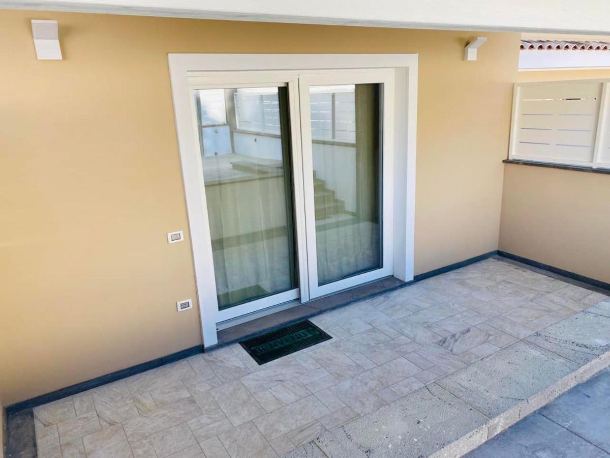 Apartmán Nuova Residenza Dei 7 Pini A Pochi Passi Dal Mare Porto Pino Exteriér fotografie